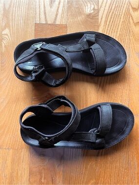 Teva mens leather Adjustable Strap Sandals size EU 40 US 9